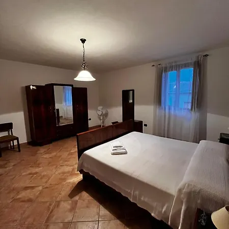 Dimora Storica Gallurese Vicino Al Tatil Evi