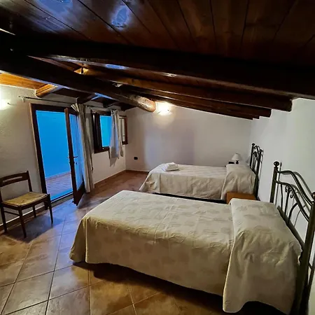 Tatil Evi Dimora Storica Gallurese Vicino Al