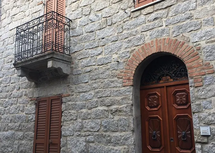 Dimora Storica Gallurese Vicino Al Sant Antonio Di Gallura
